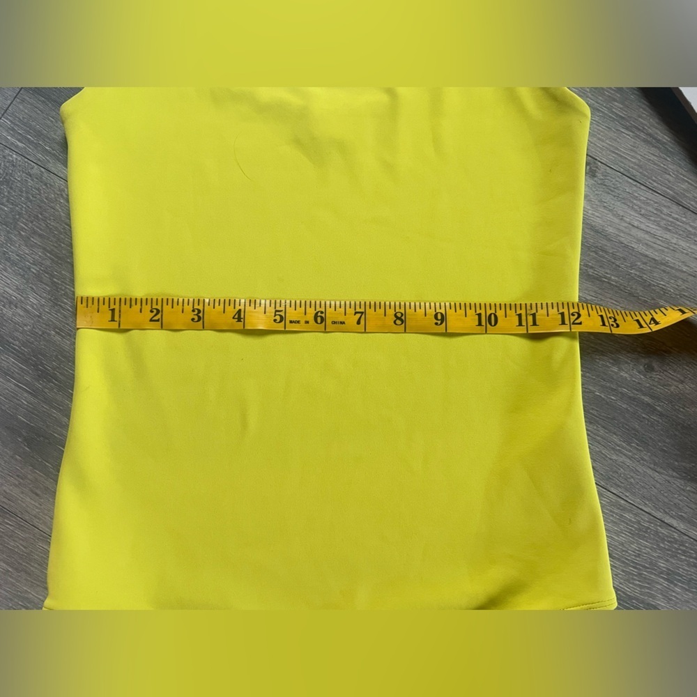 Express Body Contour Scoop Neck Bodysuit in Lemon Lime. Size XS - Picture 12 of 13
